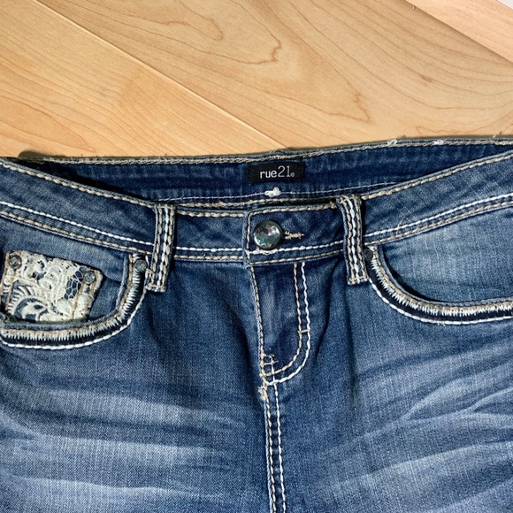 Jean Cuffed Capris - Picture 2 of 5